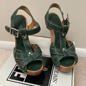 Frye June T Strap Sandals - Jade, 7.5